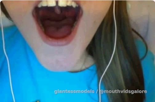 Old Omegle Video 127-Closeup and Far View Tour