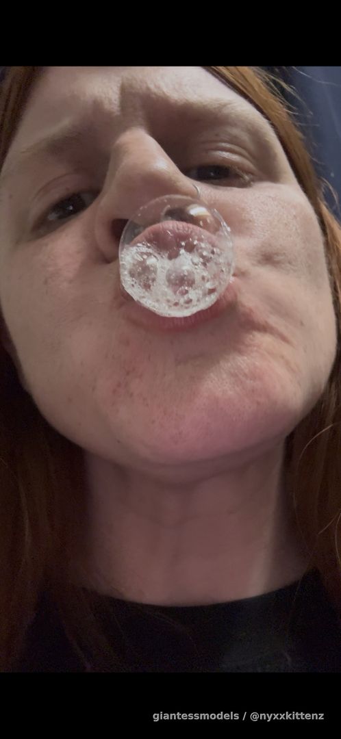 💦Spit play. Lots of bubbles and long drip happy ending💦