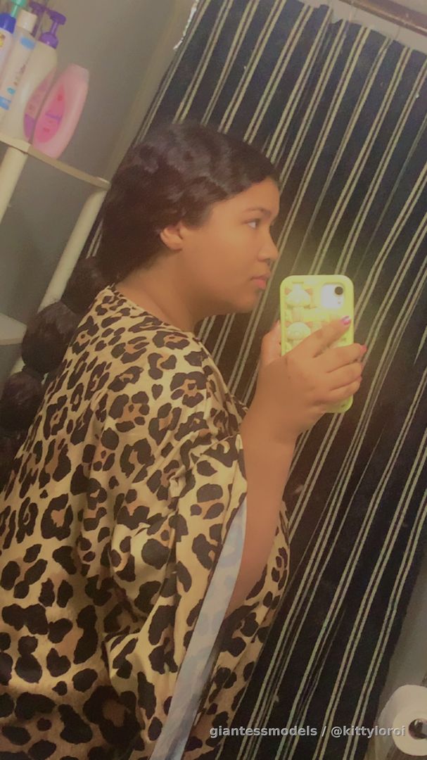 So many videos to come~

Yes I finally got to make some vids for yall will be posting all week from now on! Working on my Live schedule at this time. No LV yet but working towards getting some fish soon! Line up!

More Gummy Vore videos 
More soda X burp Videos 
More stuffing videos
And finally 
More worship videos