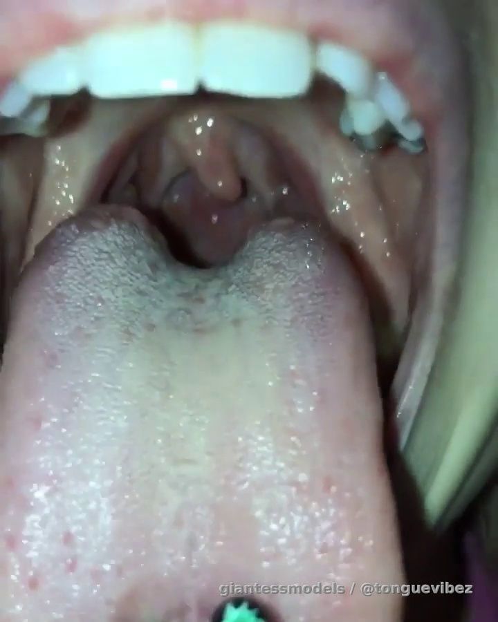 Tongue Ring Wide Open Mouth + Super Sloppy Uvula Viewz 