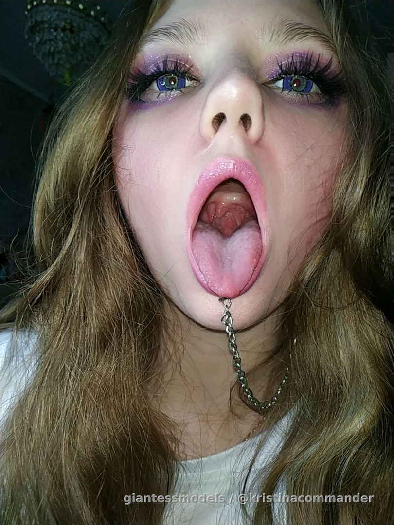 Cosplay throat (video 1 min + video 20 sec + 5 pics) 