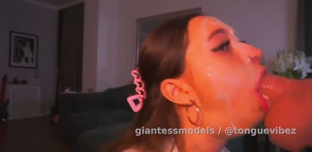 Extreme Deepthroat Sucking Spit Fetish + Gagging Neck Juicy Lips Viewz 