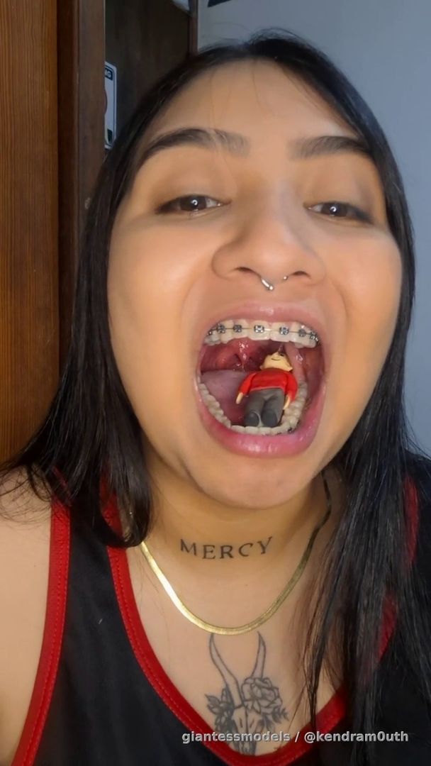 Dos gigantes bajando por mi garganta