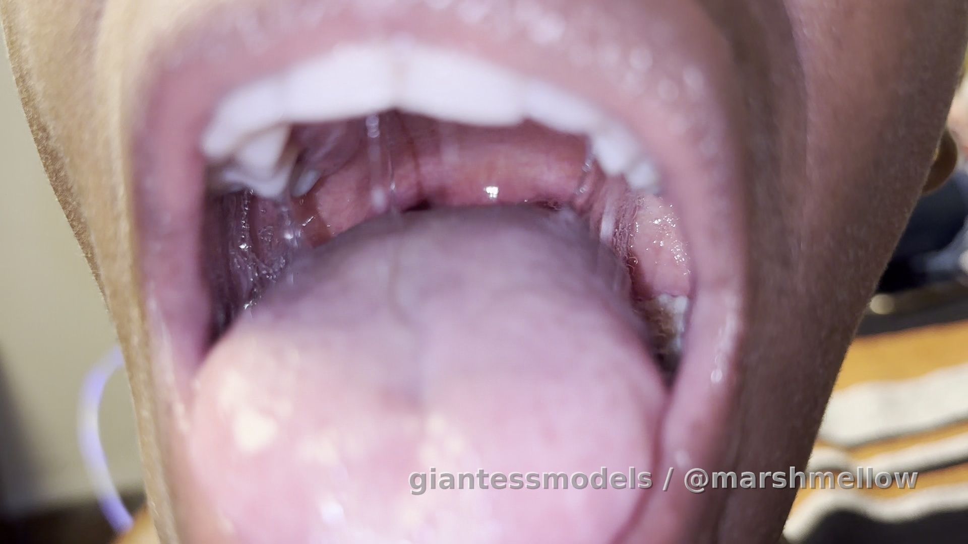 Spit and licking my lips👅💧