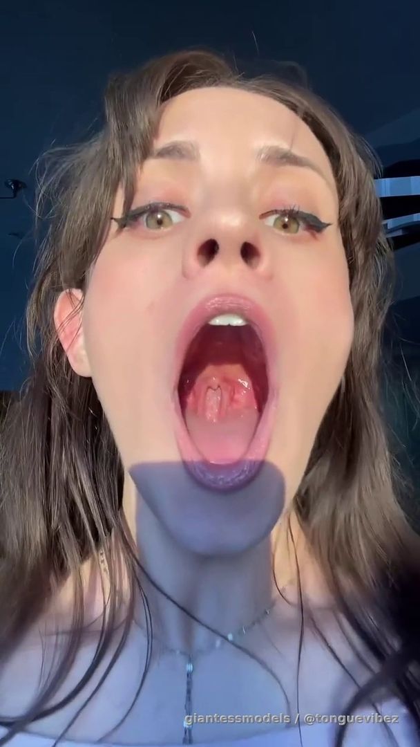 Hugeee Open Mouth + Gagging Uvula Viewz