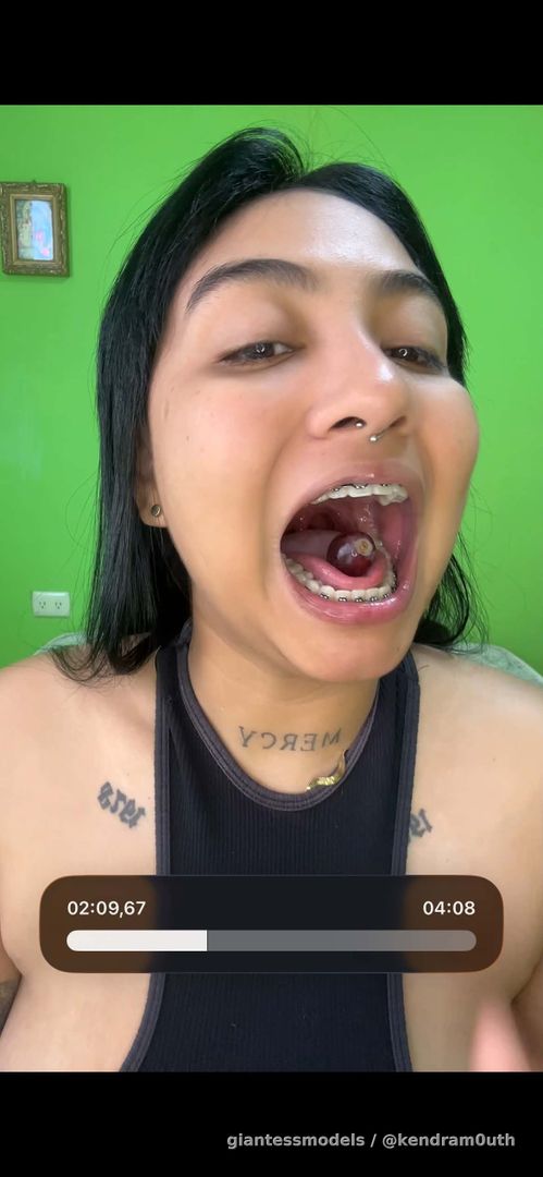 swallowing big grapes🍇