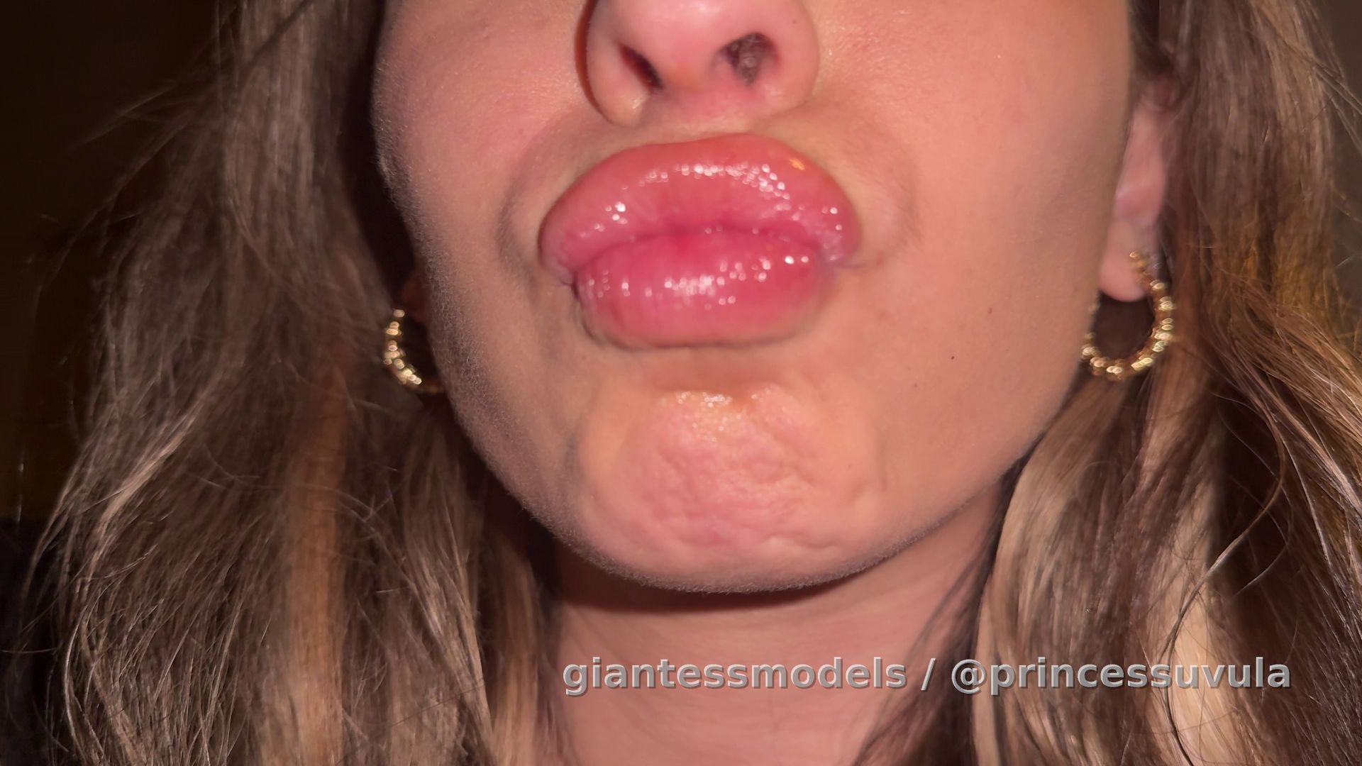  mouth tour with spit bubbles