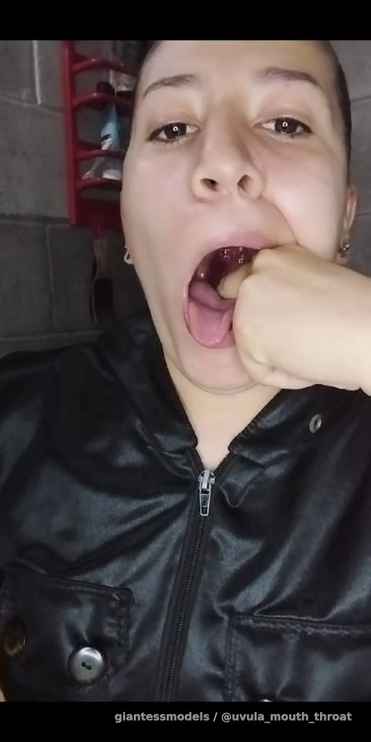 Colombian girl extreme finger gagging