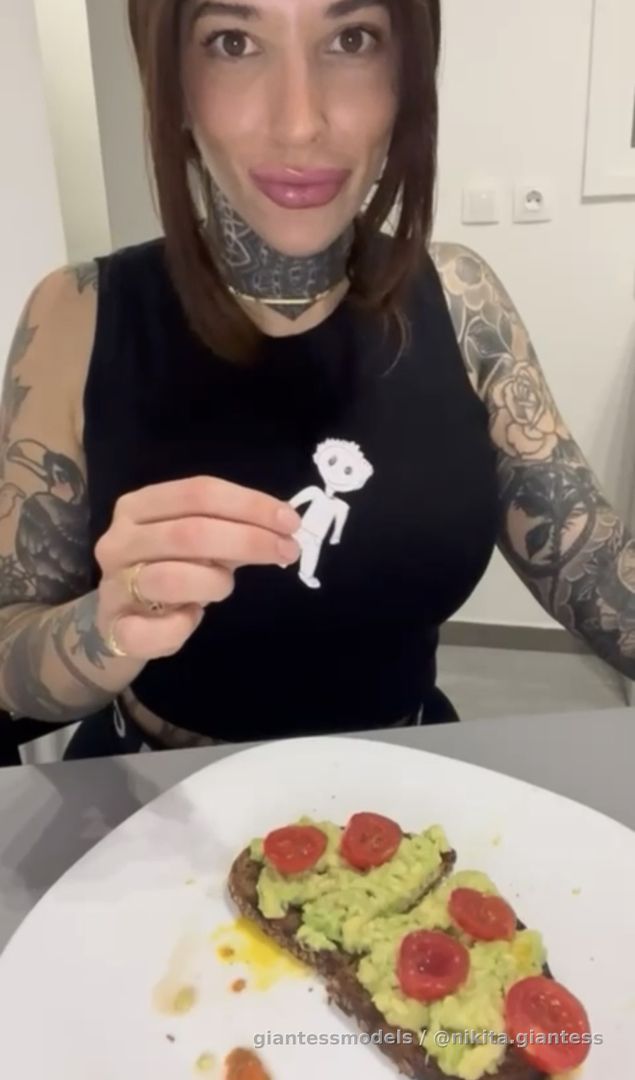 Goddess Ashley Nikita eats her lunch dirty and swallows her paper tiny. 12-minute vore video