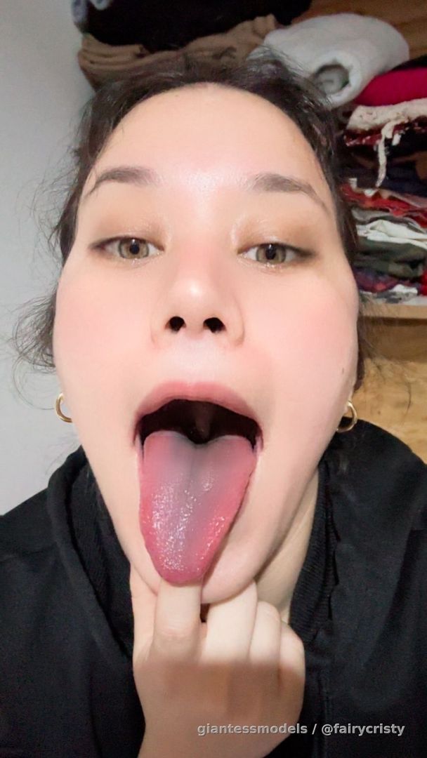 My tongue has been a bit longer lately, I bet you wouldn't stand a chance against it 👅🥵

Would you fight against it or just let yourself be devoured? lmk 🤔👀👀
