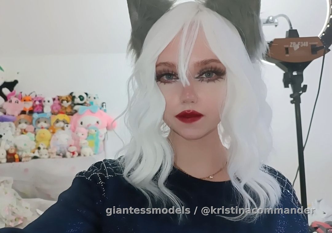 Play with uvula neko chan  (video 1 min)