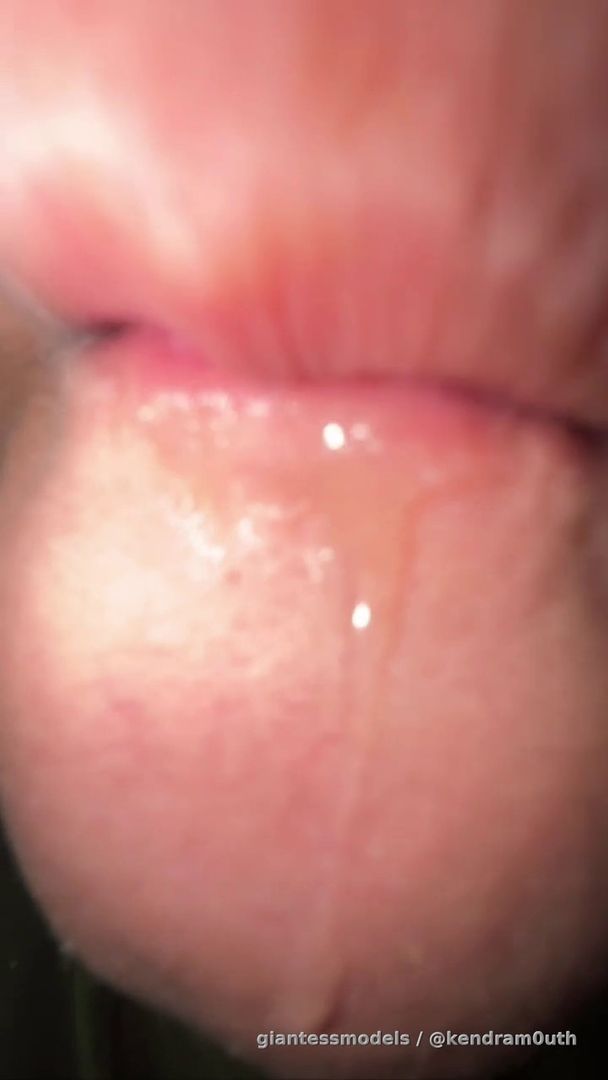 Octopus vore mouth view