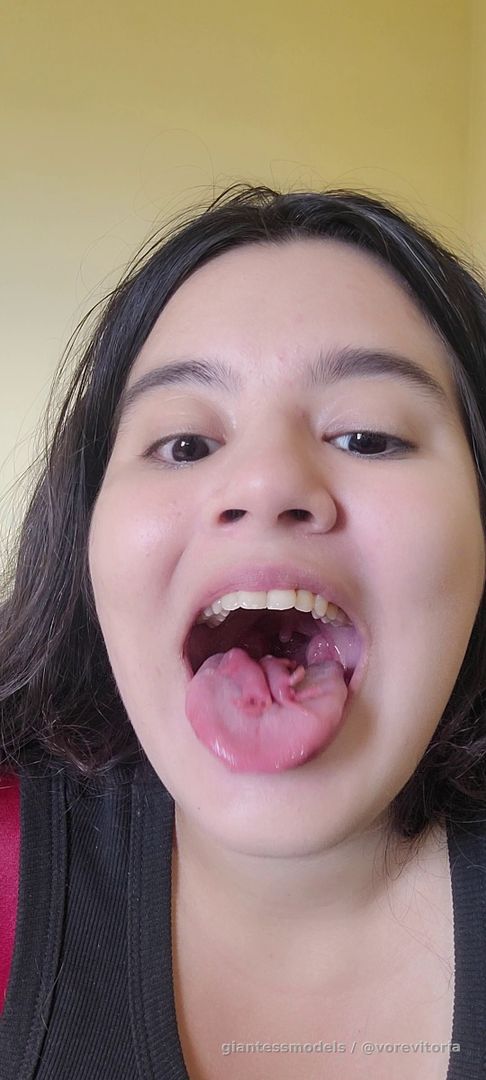 Swallowing two mices at the same time. It was so so easy lol 