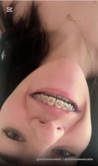 Giantess POV, I find you in the floor and I grab you! NAKED 