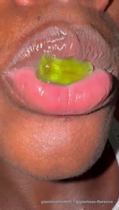 I digest 10 gummies 
Swallowing them one after the other🧸😈