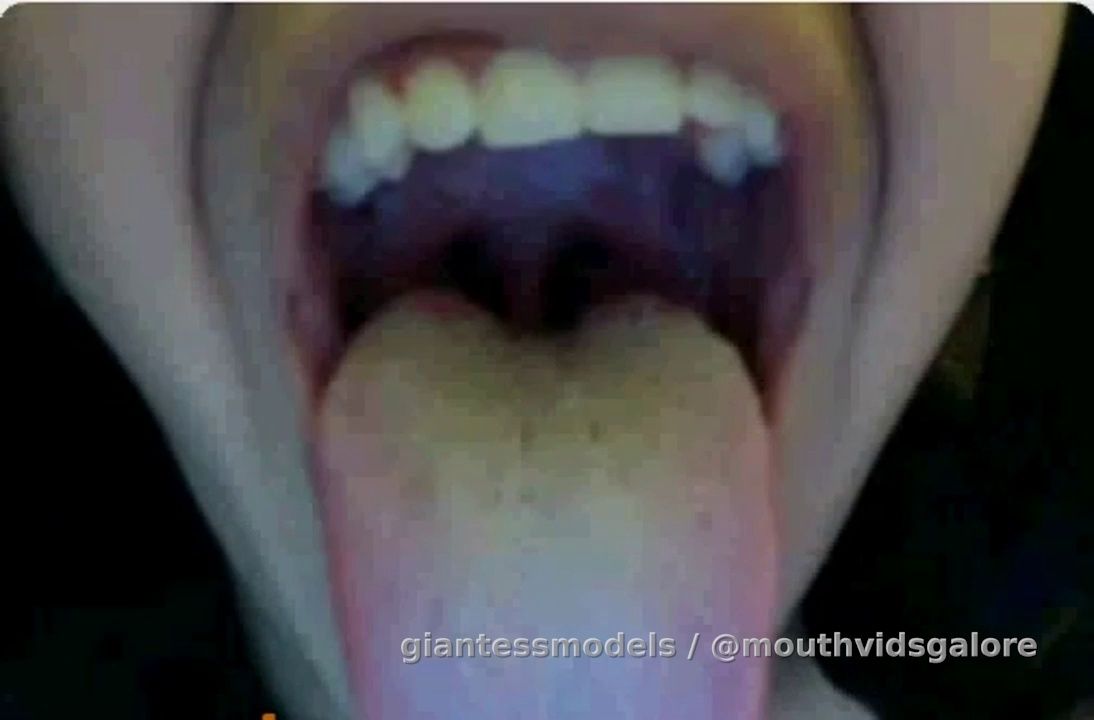 Old Omegle Video 166: Closeup Tour