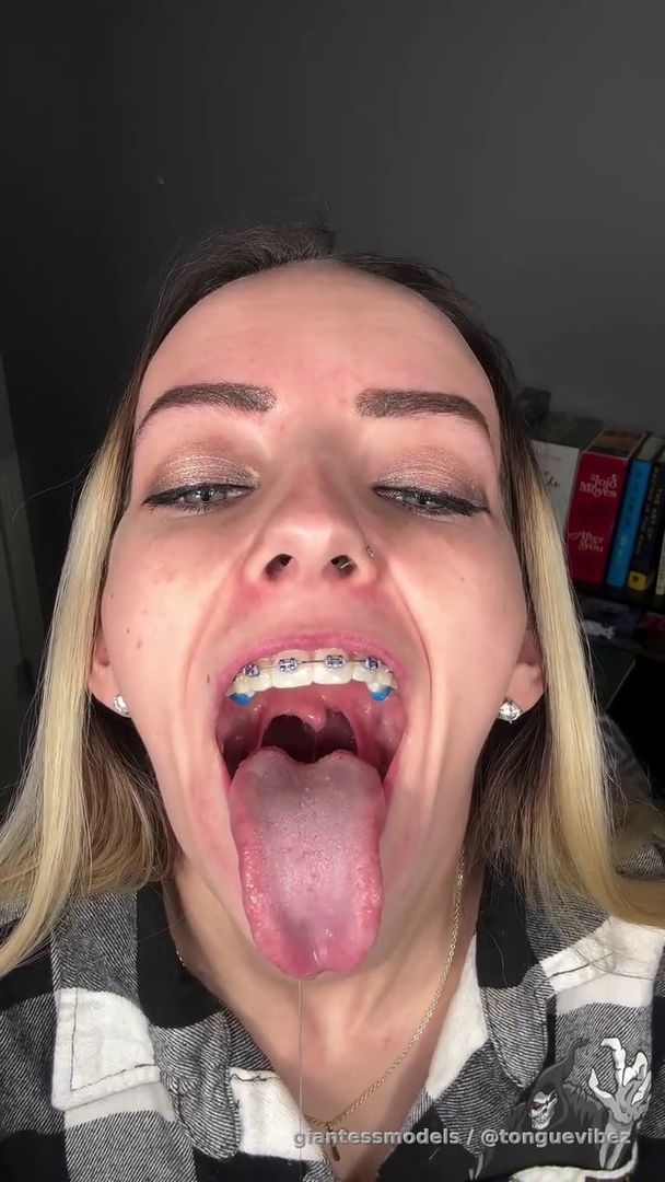 Goregoeuss Face Sloppy Mouth Stretching + Wide Open Tongue Gagging Uvula Viewz