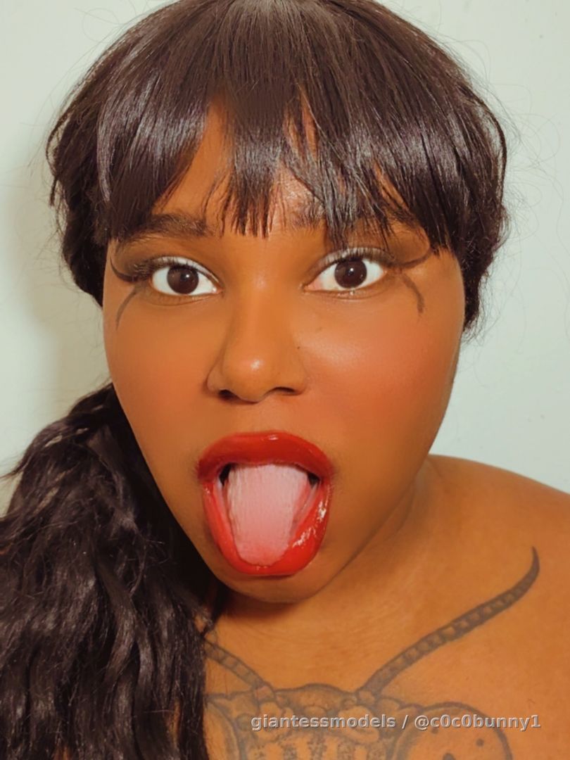 gum chewing + deepthroat