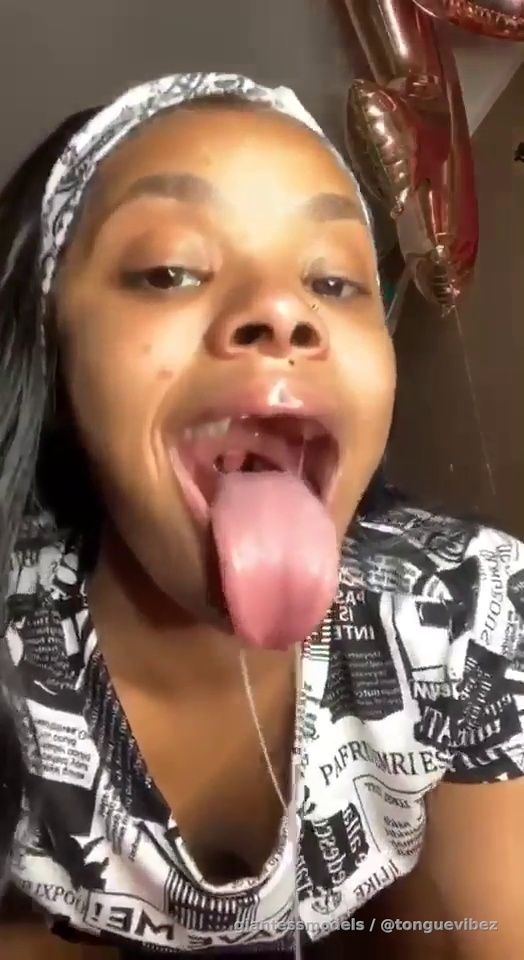 Super Crazyyy Drooling Wide Open Insanee Uvula Viewz