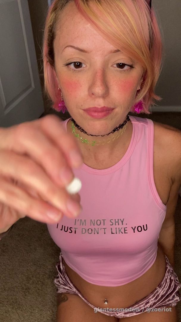 Spitty Zoe Trying flint mints