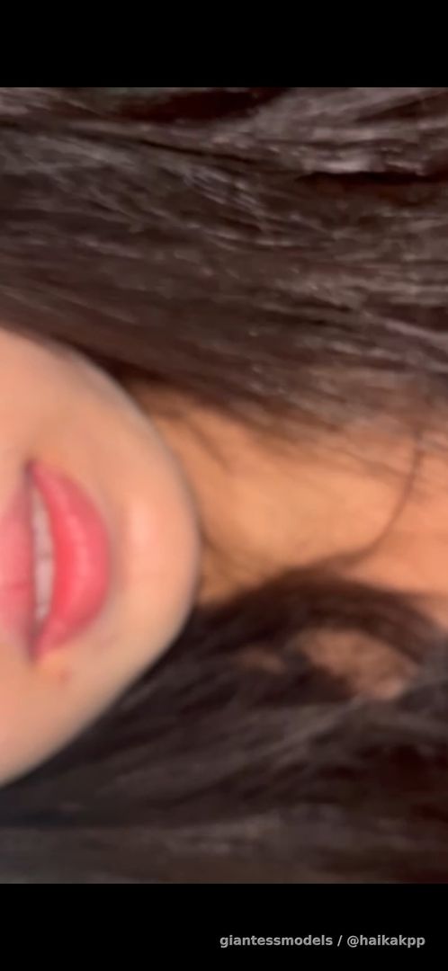 (NewGiantess lin show her mouth and vore you pov and lick pov for 3 clip no face (i have a old pic of her face can dm me to see)