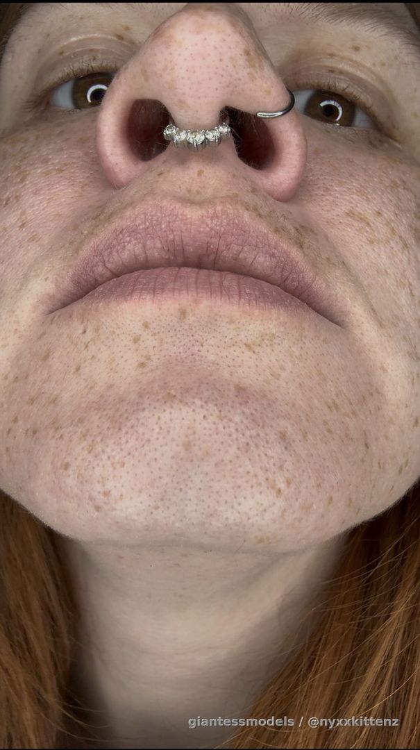 ✨ Watch me as I flare my nostrils, poke my nose up and show you inside. ✨