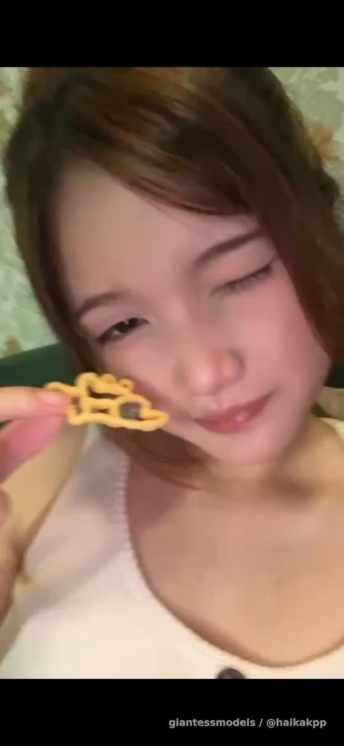 Giantess mimi vore dinosuar snack