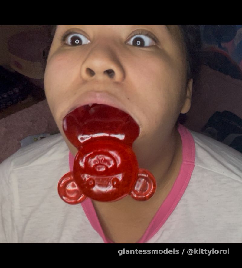 XXL Gummy bear | Tease & Take apart 😉 

Lots of biting and chewing full view of mouth!