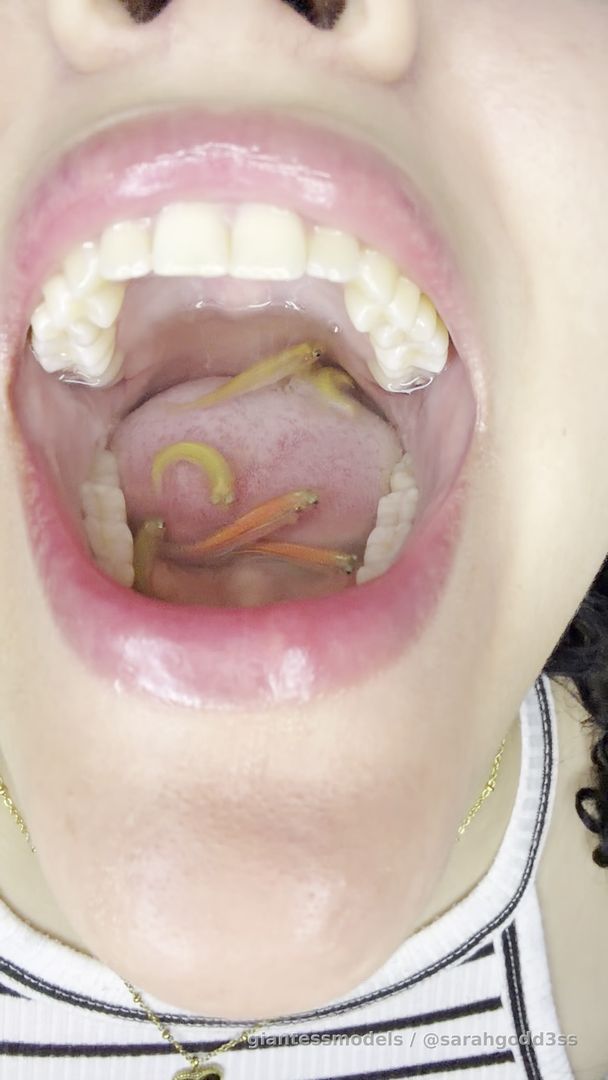 7 little fish swimming in my mouth 💦
