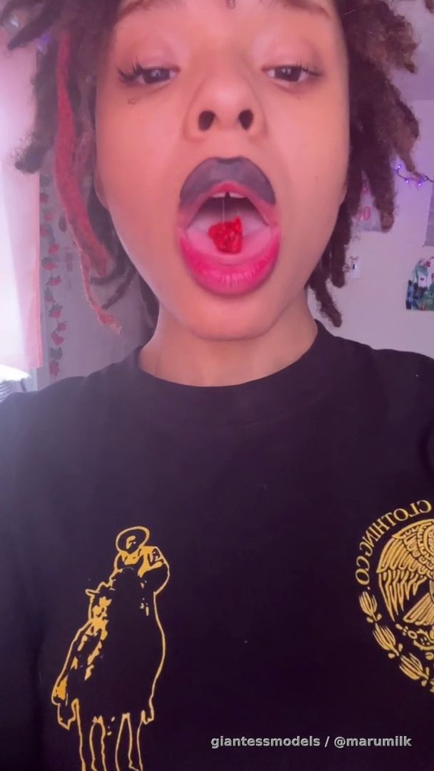 Alt Goth Girl has a Sweet Tooth🍬