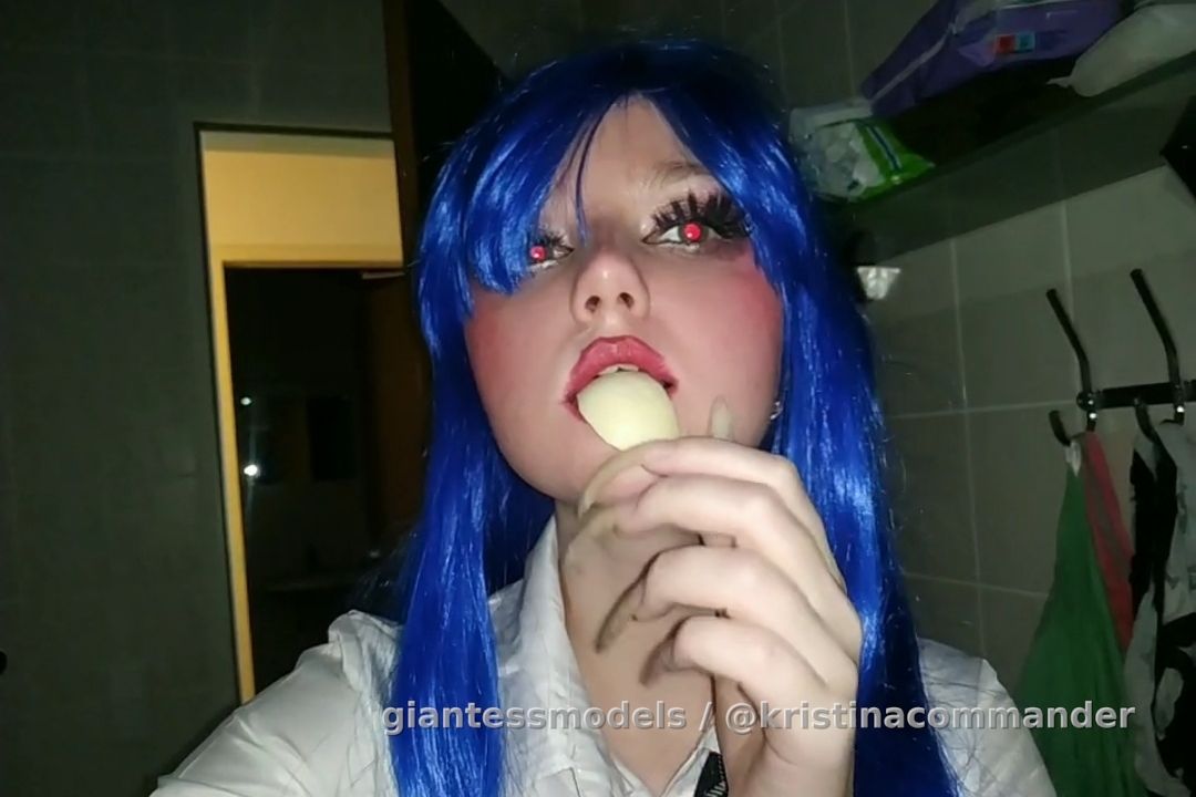 Chewing + swallowing white chocolate ( video 1 min) 