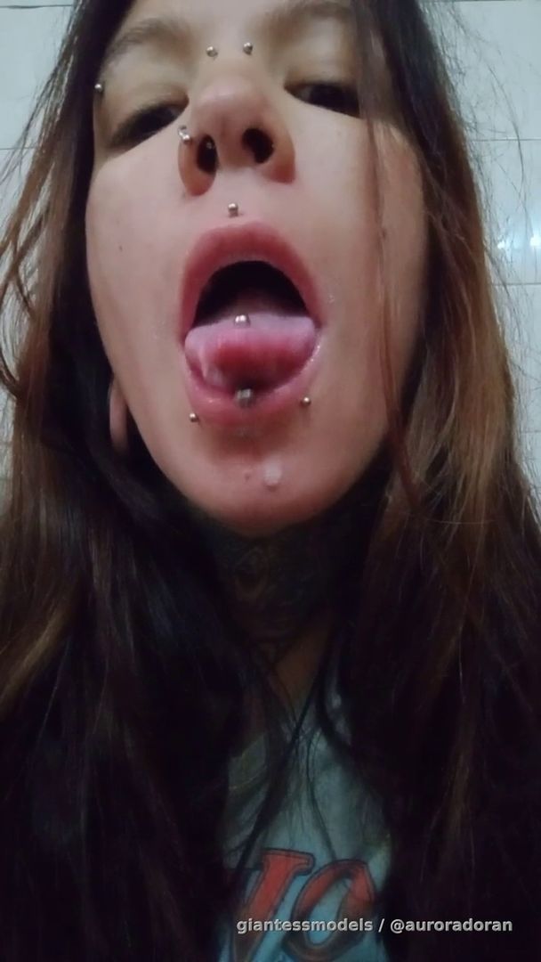 saliva and bubbles 👅
#tongue #saliva #sexy