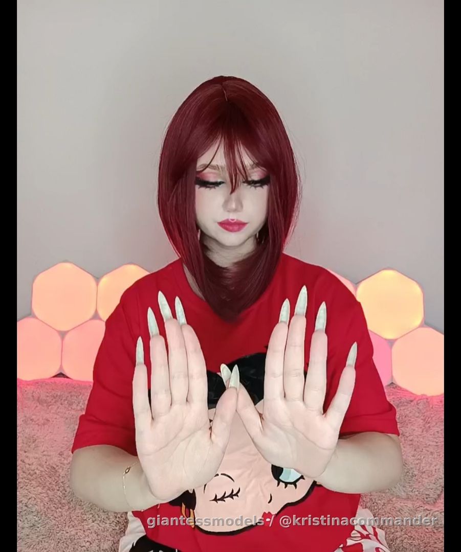 Scratching pillow with nails cosplay (video 1 min)