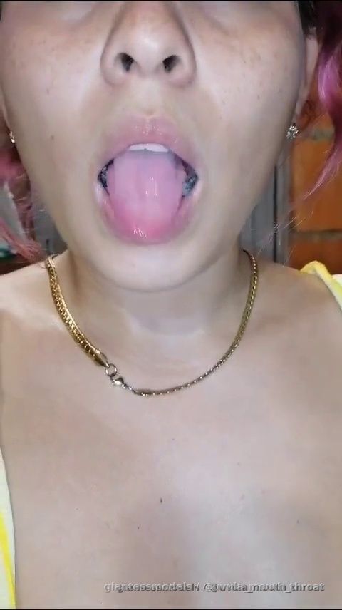 Colombian girl far view