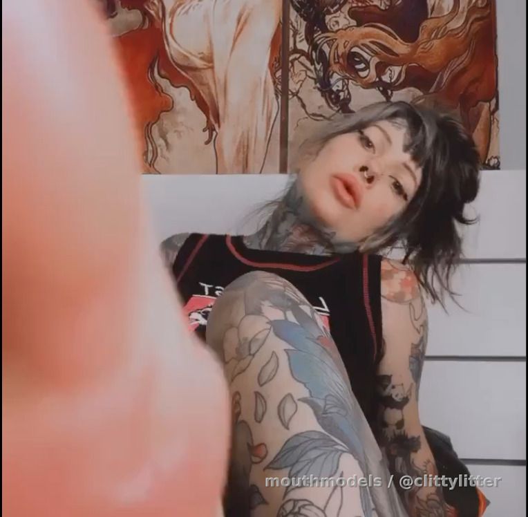 Hello tinies😈