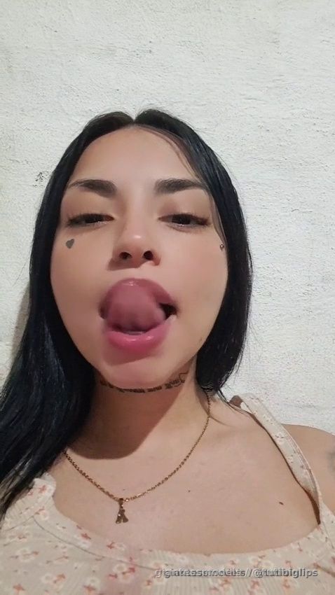 Tongue out spitting 🤭❤️