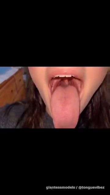 Insaneee Outstanding Long Tongue + Hugee Wild Mouth Inside Uvula Viewz 