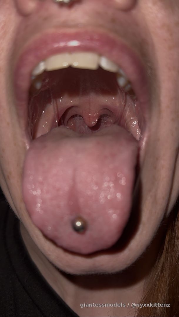 ✨Watch me as I tighten and release my throat. Yummy saliva strings to add✨