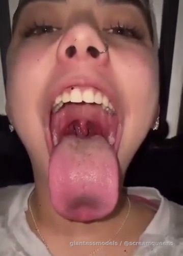 Crazyy Phat Tongue Out Viewz 