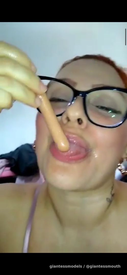 Sausage swallowed whole so insanely !! 