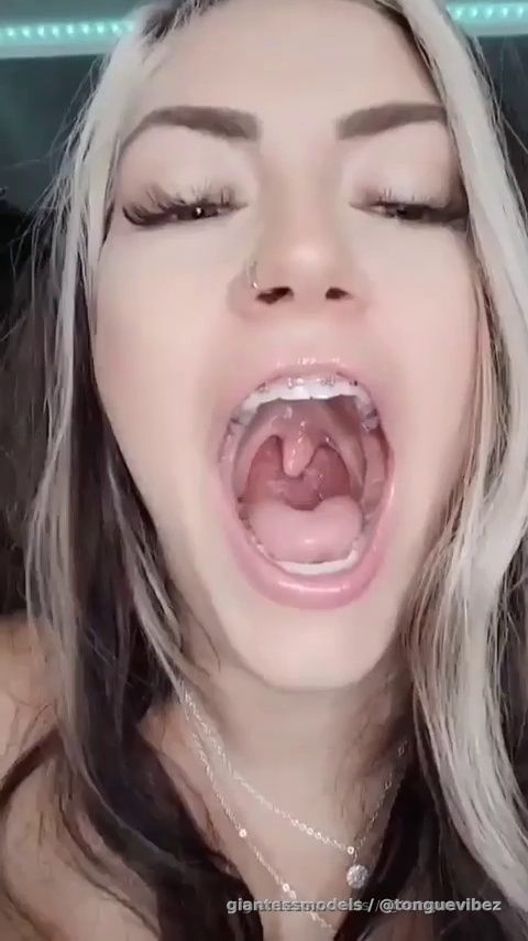 Insanee Wild Tongue Moves + Massive Wide Mouth Uvula Viewz