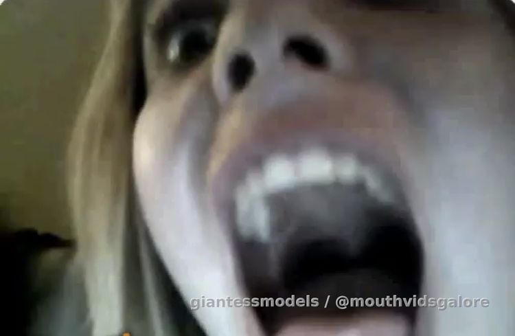 Old Omegle Video 307: Closeup and Far View Tour