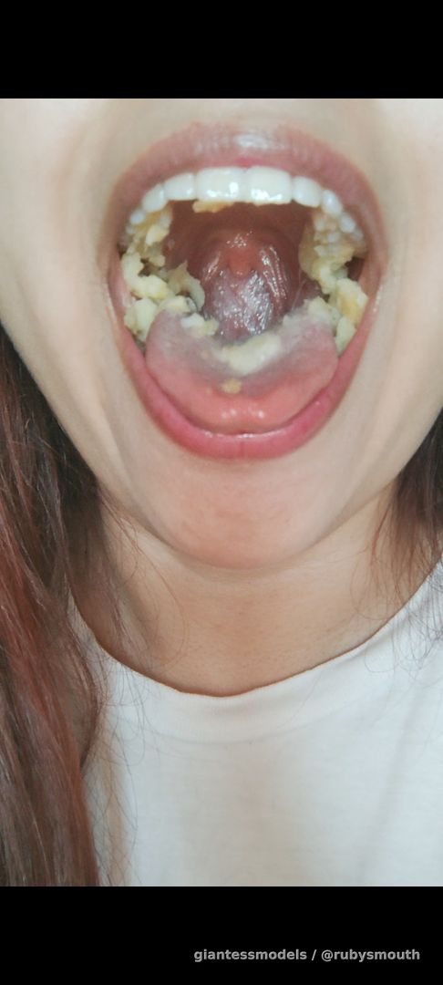 I'm eating potatoes fries 😋 
