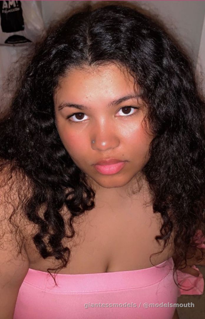 Kitty Interior Tour

@kittyloroi 