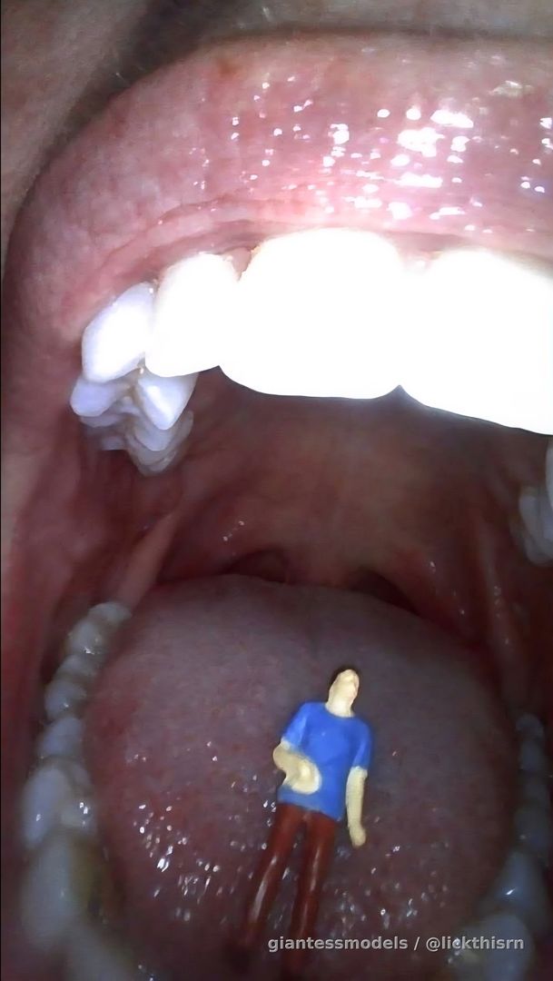 2.5 minutes, endoscope, playing with a tiny man, will you be swallowed? Find out!!