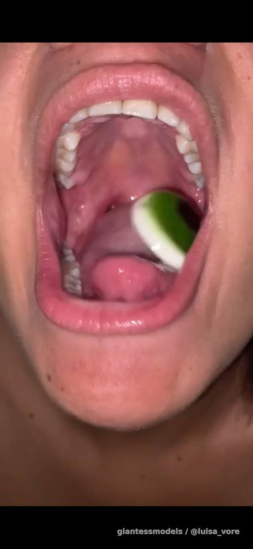 Gummy open mouth swallow! 