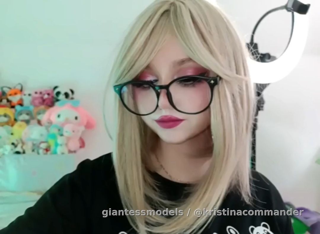 Throat cosplay (video 1 min)
