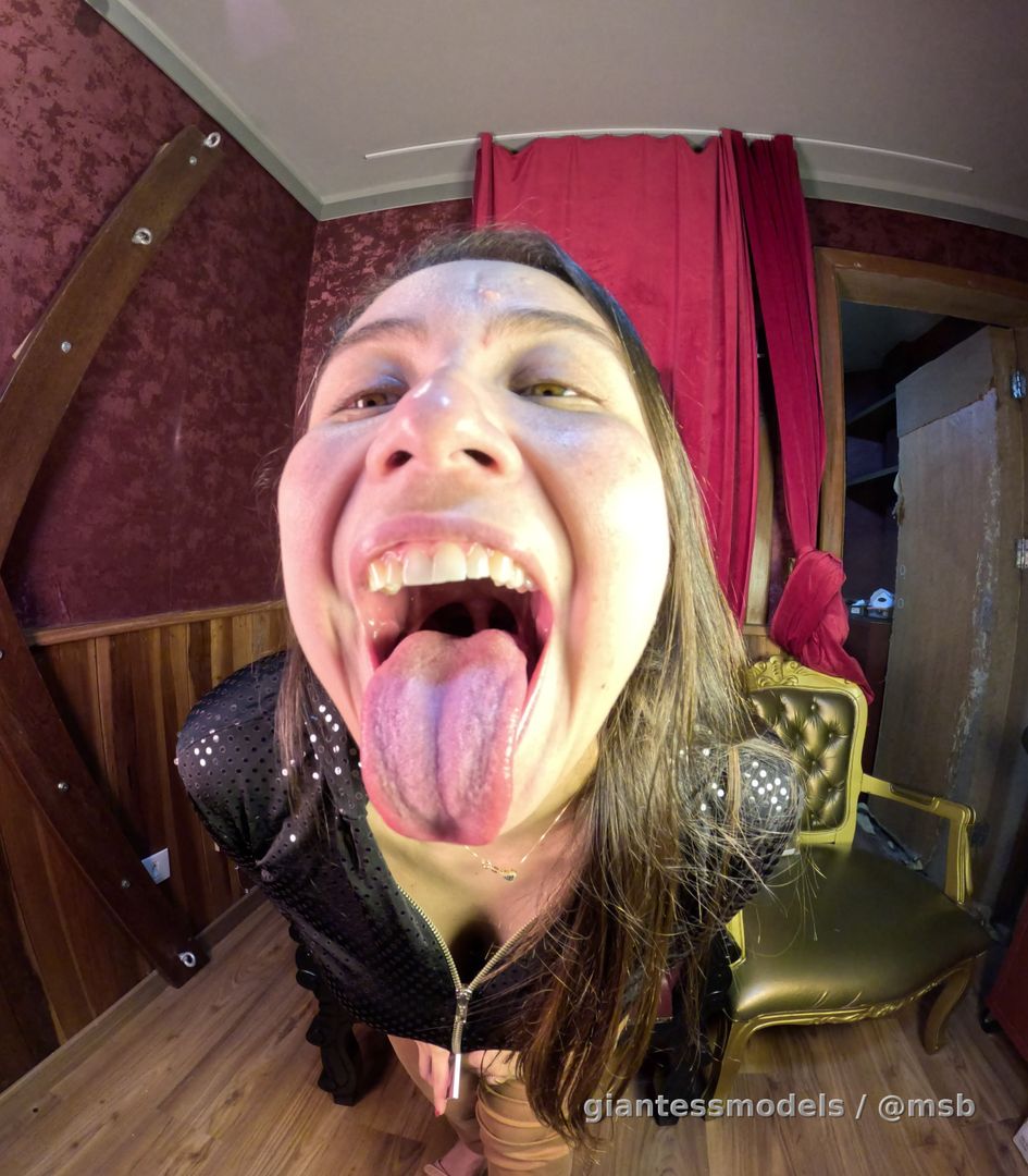 Look at my throat (:

*ALL THIS VIDEOS IS AVAIABLE ON VR VERSION. TEXT ME TO MORE INFO*