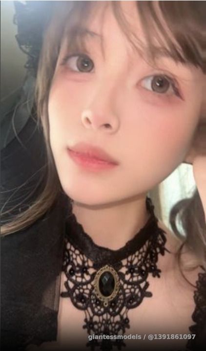 Chinese beauty showcases her tongue and mouth