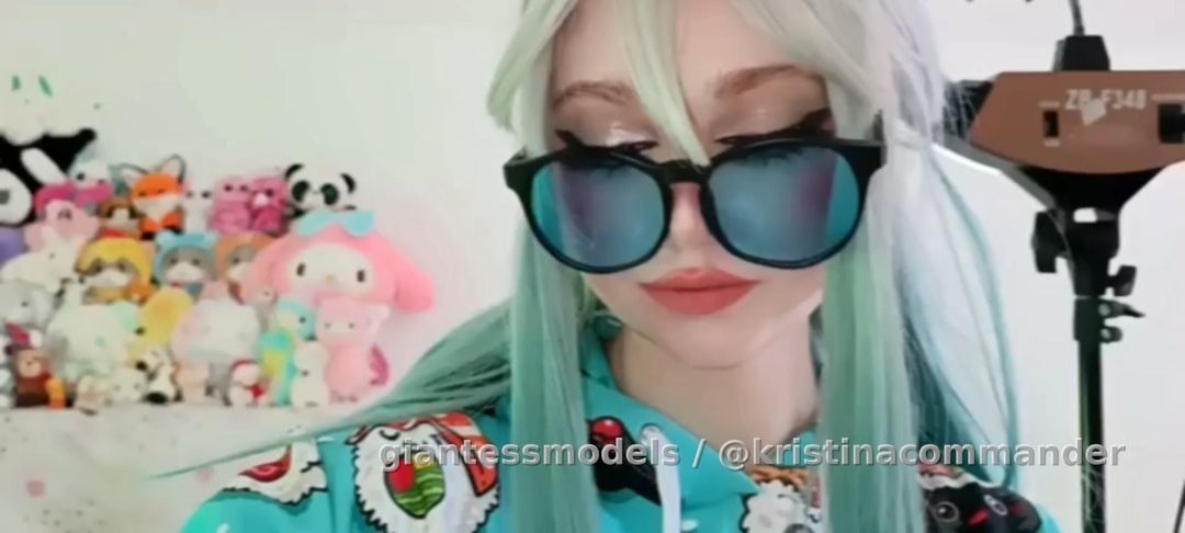 Throat cosplay (video 1 min)